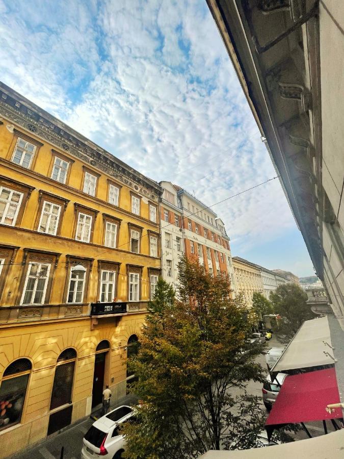 Central Elegancy Btwn Parliament/Basilica/Danube Apartamento Budapeste Exterior foto